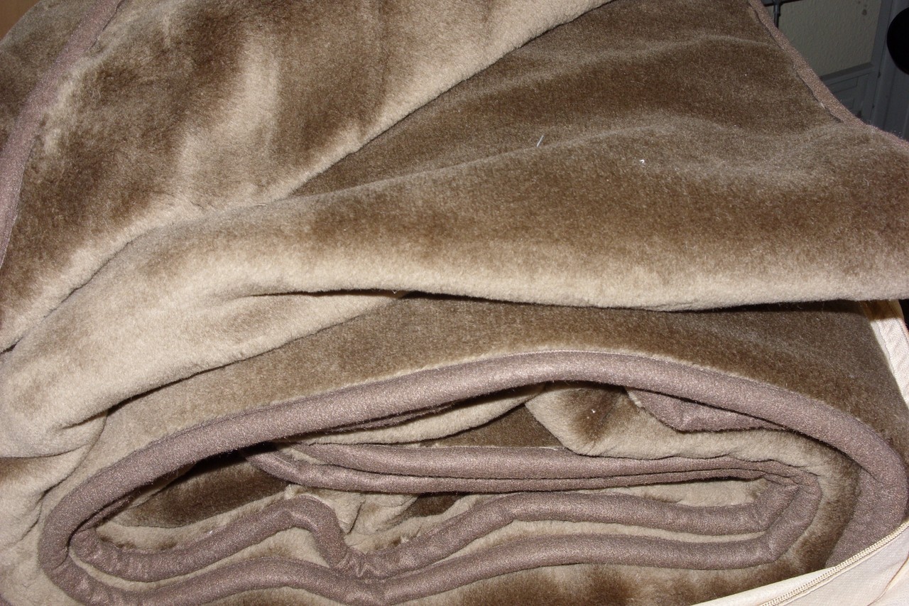 Одеяло из верблюжьей шерсти